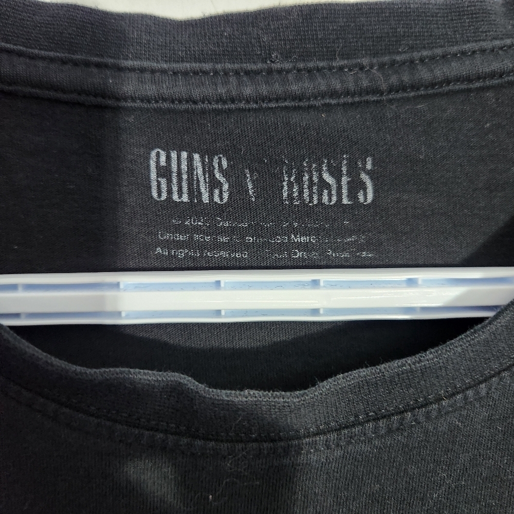 Guns And Roses Graphic Tee - Picture 2 of 3